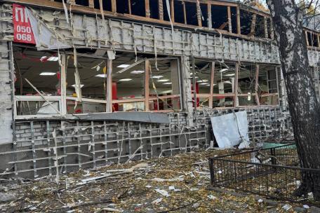 Infraestructuras civiles atacadas en Synelnykove, Dnipropetrovsk
