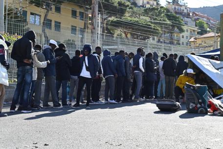 Personas en tránsito en Ventimiglia