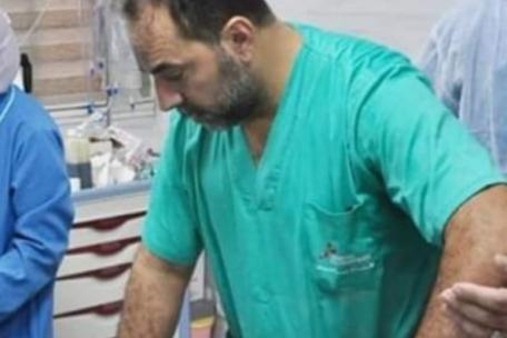 Dr. Mohammed Obeid, cirujano ortopédico en el hospital Al-Shifa de Gaza.