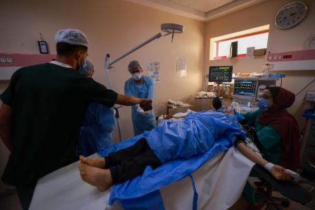 Cirugía en el hospital de Al Aqsa. 29 de noviembre de 2023. Gaza.