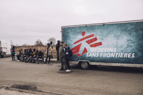 Clínica móvil de MSF en Calais