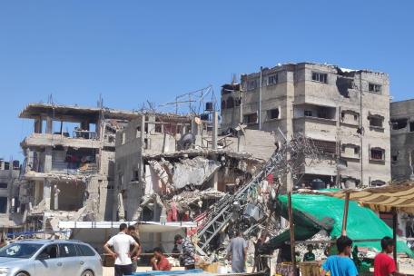 Edificio bombardeado en Rafah