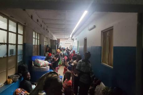 Personas desplazadas en el hospital de referencia de Masisi, apoyado por MSF.