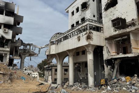 Partes del edificio del complejo hospitalario Al Shifa, destruido, en la ciudad de Gaza. Febrero de 2025