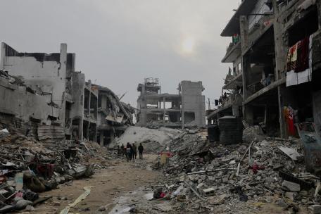 Calles y edificios destruidos en Beit Lahia, en el norte de Gaza. Febrero de 2025.