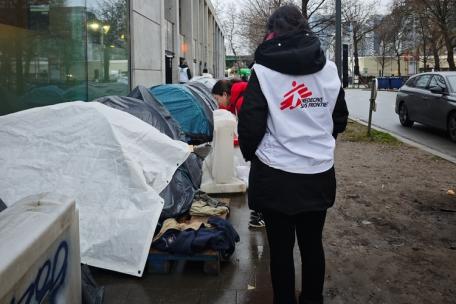 Los equipos de MSF prestan asistencia médica en Bruselas (Bélgica) durante unas actividades de divulgación, en febrero de 2026.