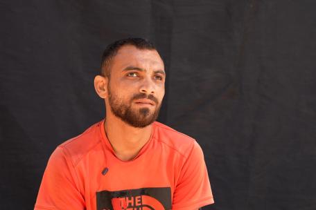Saad Hussein resultó herido en 2025 durante un reparto de alimentos organizado por la Fundación Humanitaria de Gaza (GHF).