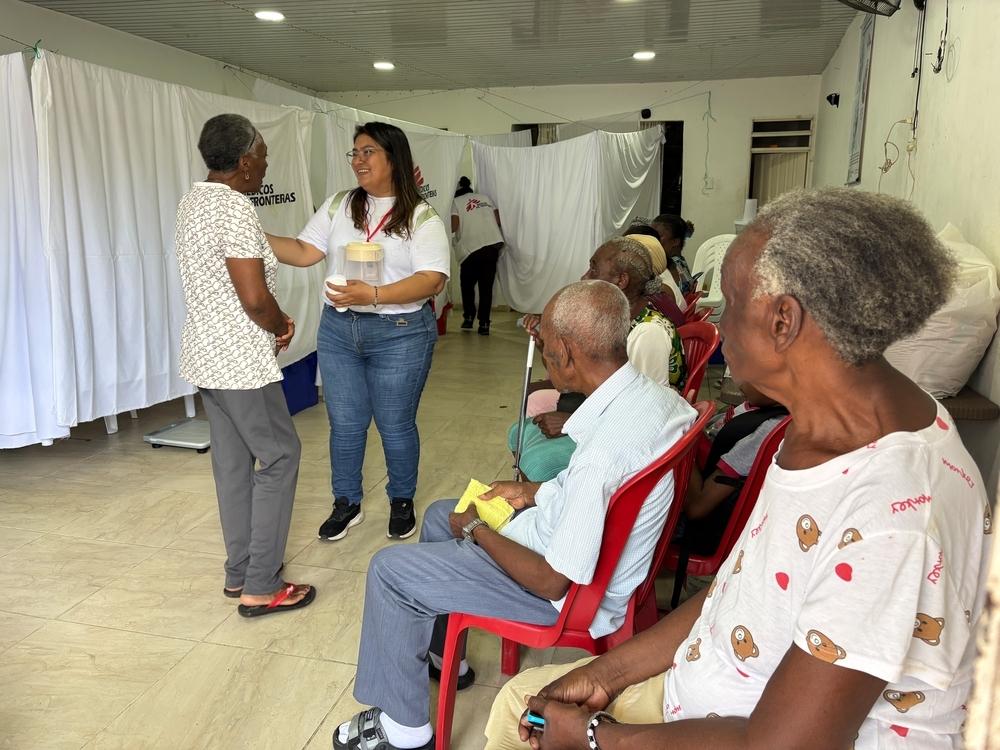 Clínica móvil en el barrio Alberto Lleras, uno de los más aectados por el seísmo en Buenaventura.