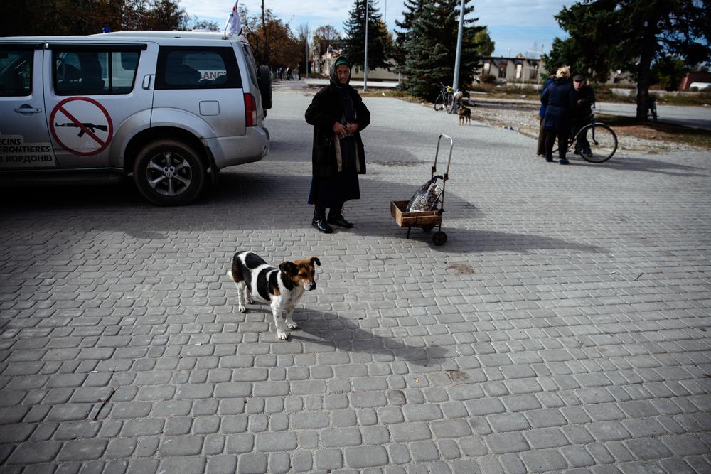 Las calles de Lyman, en la provincia de Donetsk, vuelven a la vida tras meses de estar bajo control ruso.