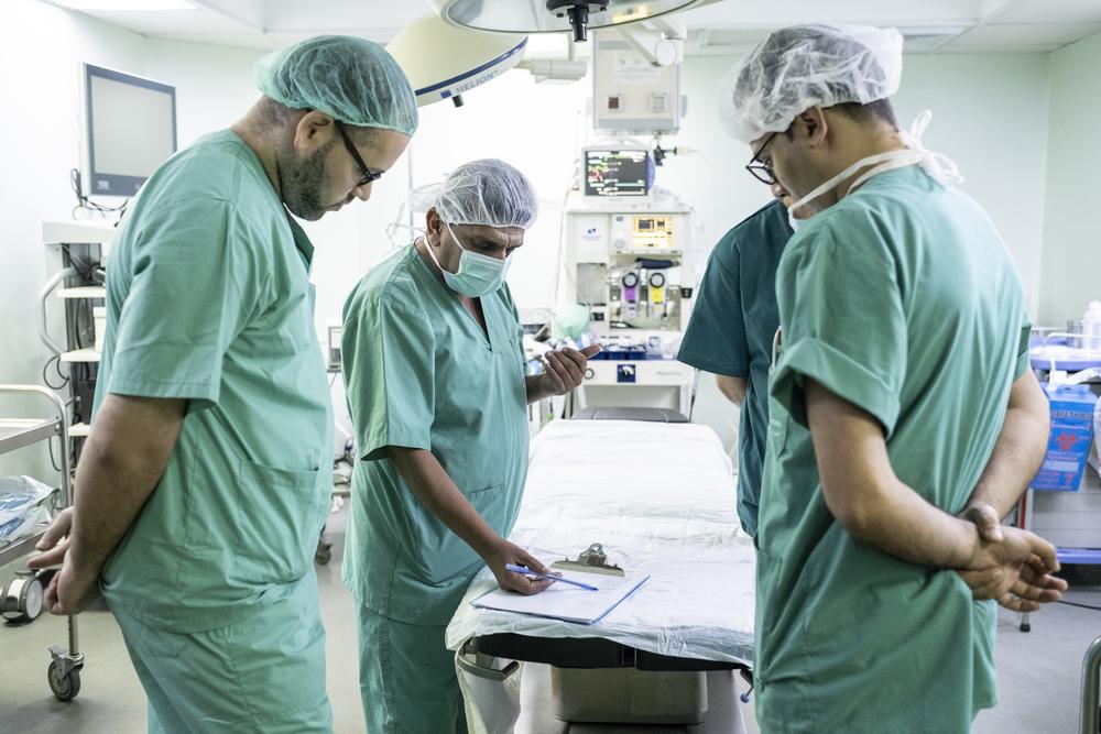 Rami Abu Yasser, supervisor de MSF en el quirófano del hospital de Al Awda, en Gaza. Rami Abu Yasser, supervisor de MSF en el quirófano del hospital de Al Awda, en Gaza.