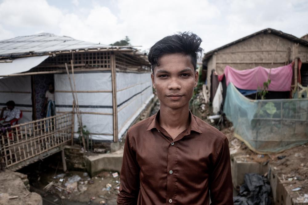 Akhtar Hossen, de 18 años, vive en un campo de refugiados para rohingyas en el área Balukhali, Cox's Bazar, Bangladesh.