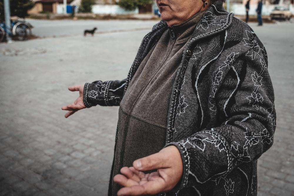  Valentyna acudió al centro de Lyman, en la región de Donetsk, para someterse a una revisión médica con los médicos de MSF.