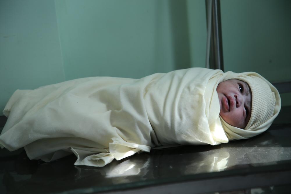 Recién nacido en el hospital maternoinfantil de Taiz Houban, en el suroeste de Yemen.