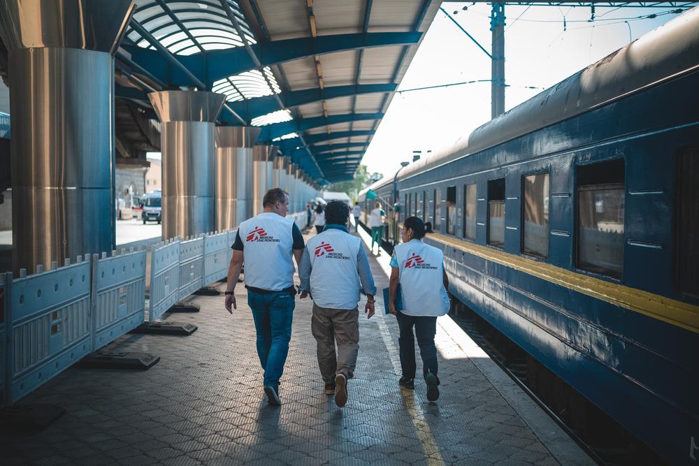 El tren medicalizado de MSF se prepara para recibir a a los pacientes en Pokrovsk, en el este de Ucrania.