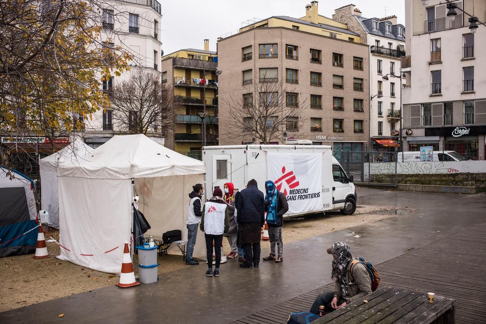 Clínica móvil de MSF en París, Francia.