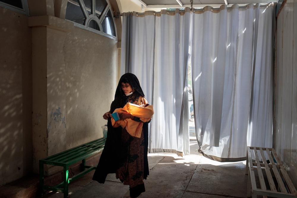 Centro de alimentación terapéutica del Hospital Regional de Herat. Solo las mujeres, exceptuando al personal, tienen permiso para entrar en el recinto.