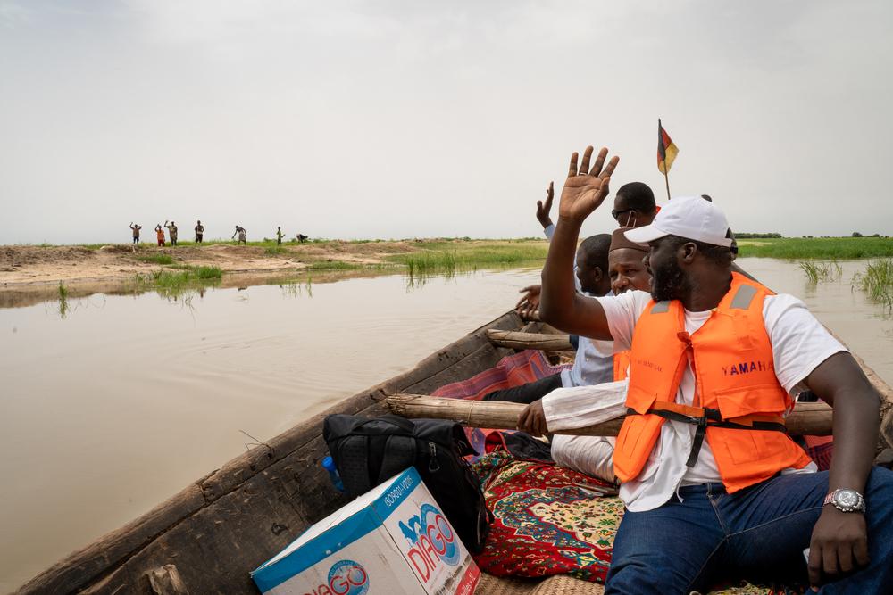 Nuestro equipo de vacunacioón llega al pueblo de Tassakane, región de Tombuctú, en el norte de Mali. 
