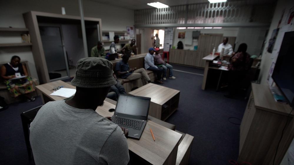 La asistencia de salud mental ha jugado un papel decisivo en la respuesta a la COVID-19 en Sudáfrica. La asistencia de salud mental ha jugado un papel decisivo en la respuesta a la COVID-19 en Sudáfrica.